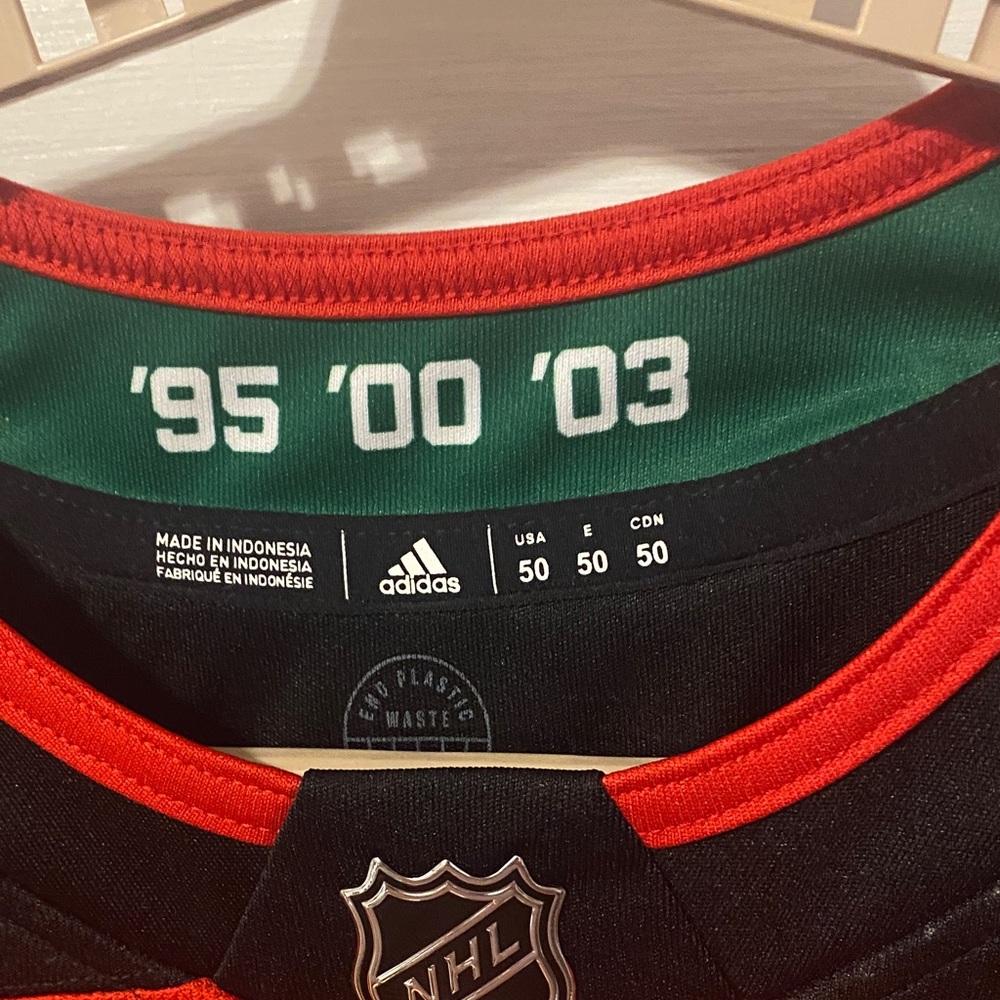 Jack Hughes NJ Devils Jersey - Picture 3 of 12